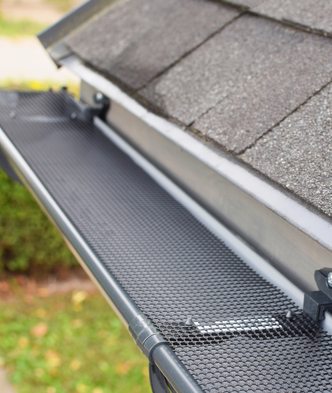 gutter with gutter guard in central new york